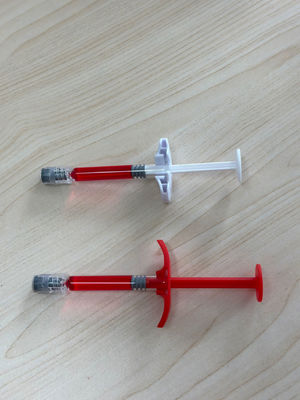 Wirksame Füllstoffe für die Haut, Hyaluronsäure-Injektionen zur Verbesserung der roten Lippen.